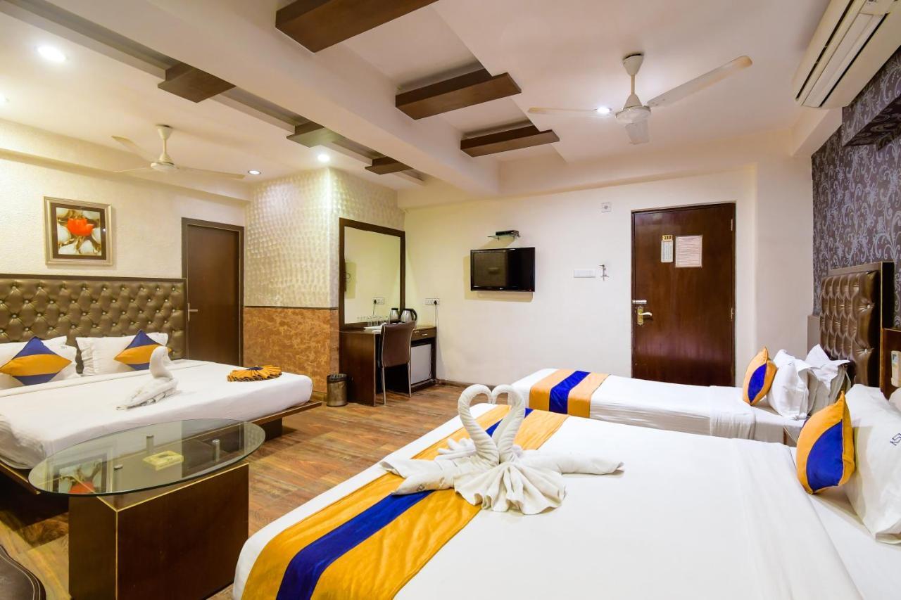 Hotel N S International Calcutta Buitenkant foto