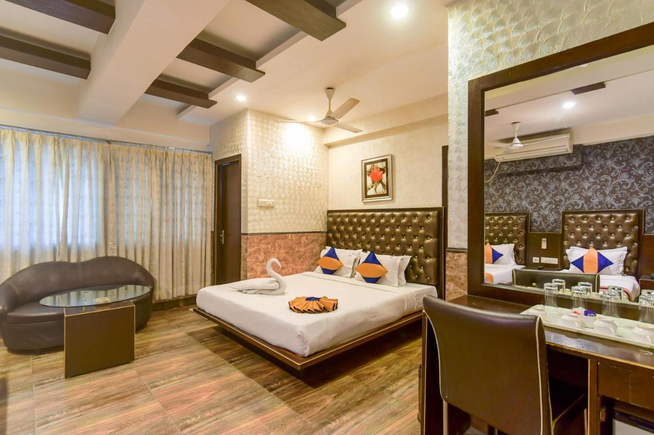 Hotel N S International Calcutta Buitenkant foto