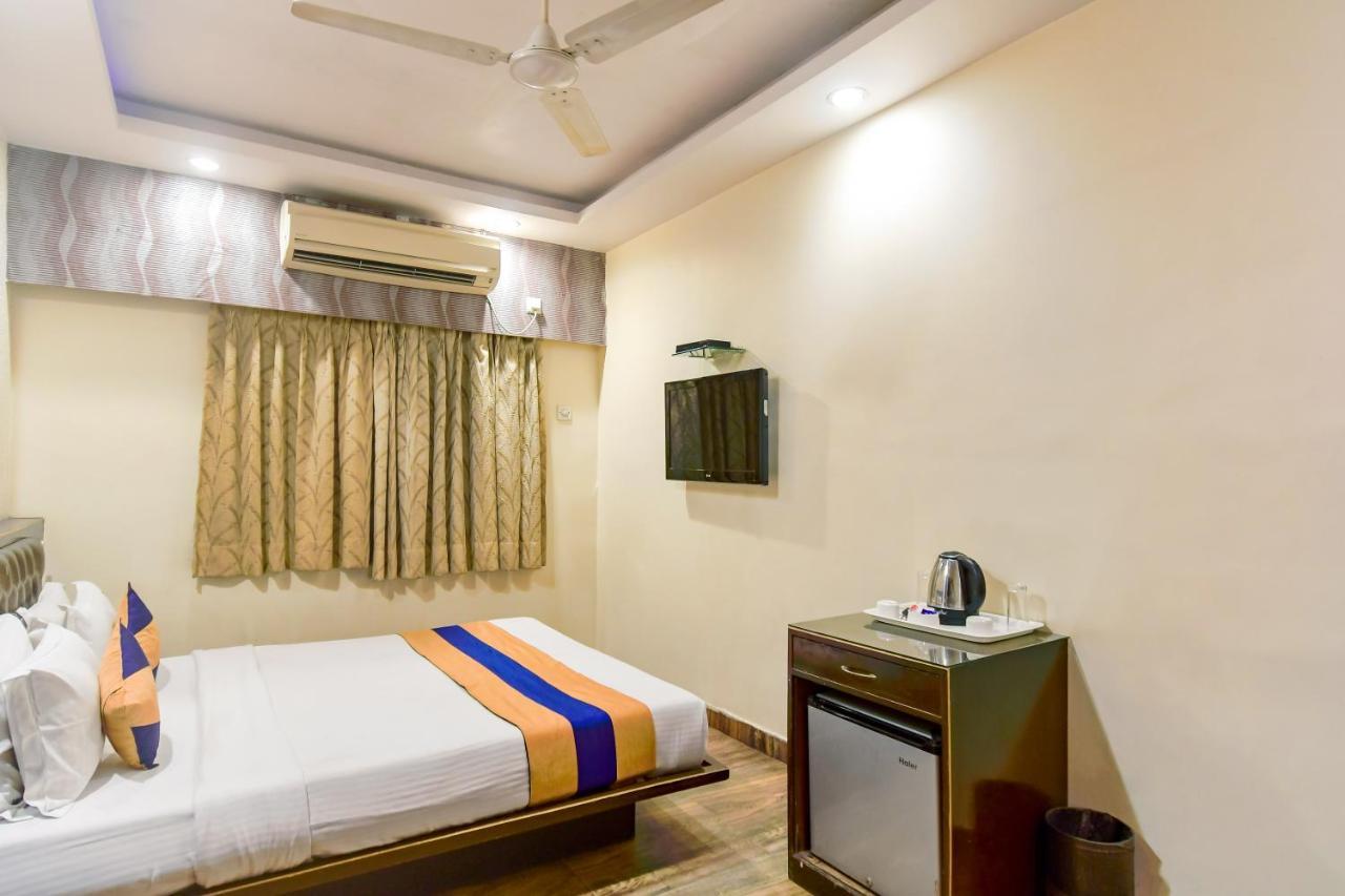 Hotel N S International Calcutta Buitenkant foto
