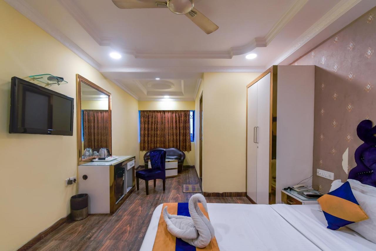 Hotel N S International Calcutta Buitenkant foto