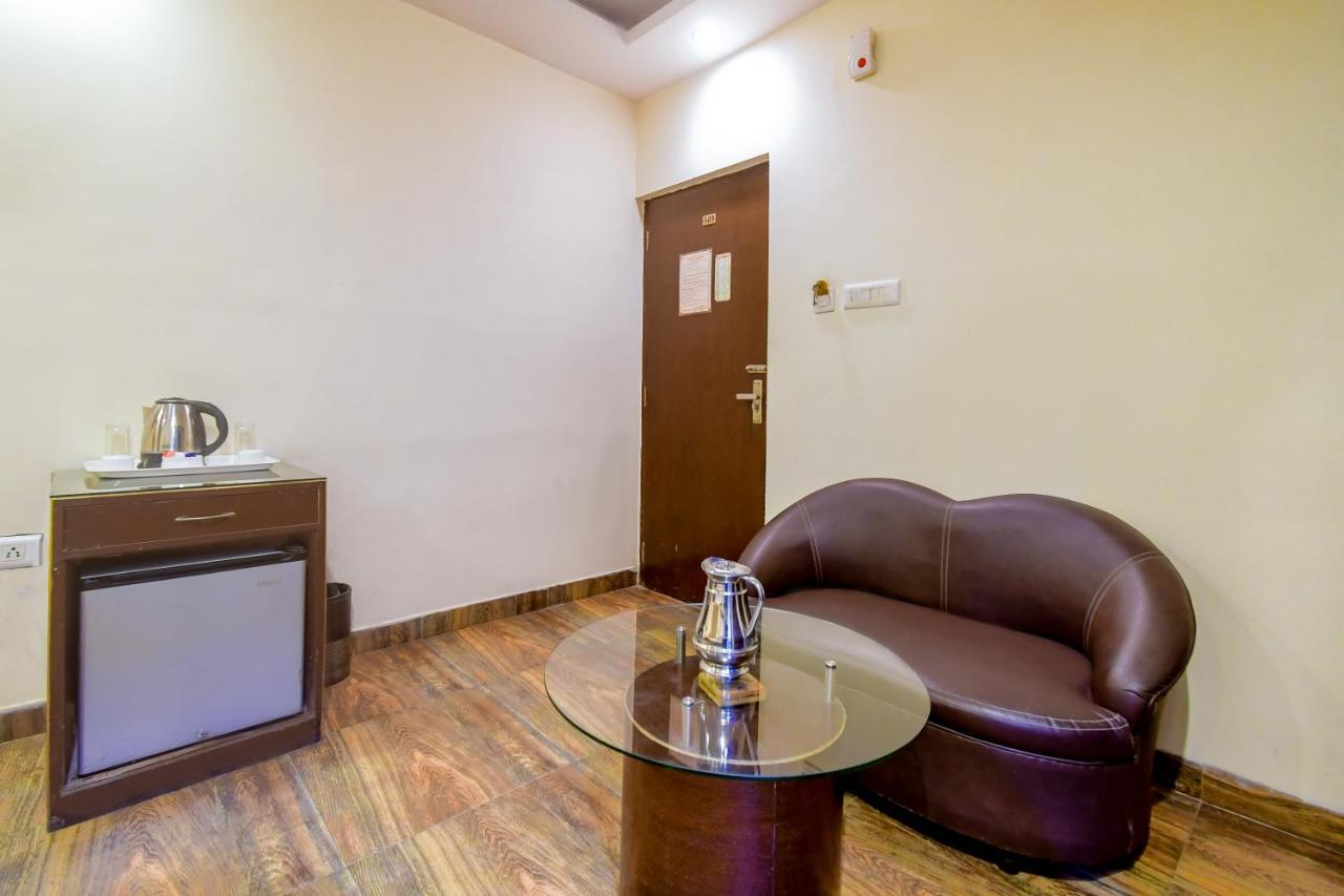 Hotel N S International Calcutta Buitenkant foto